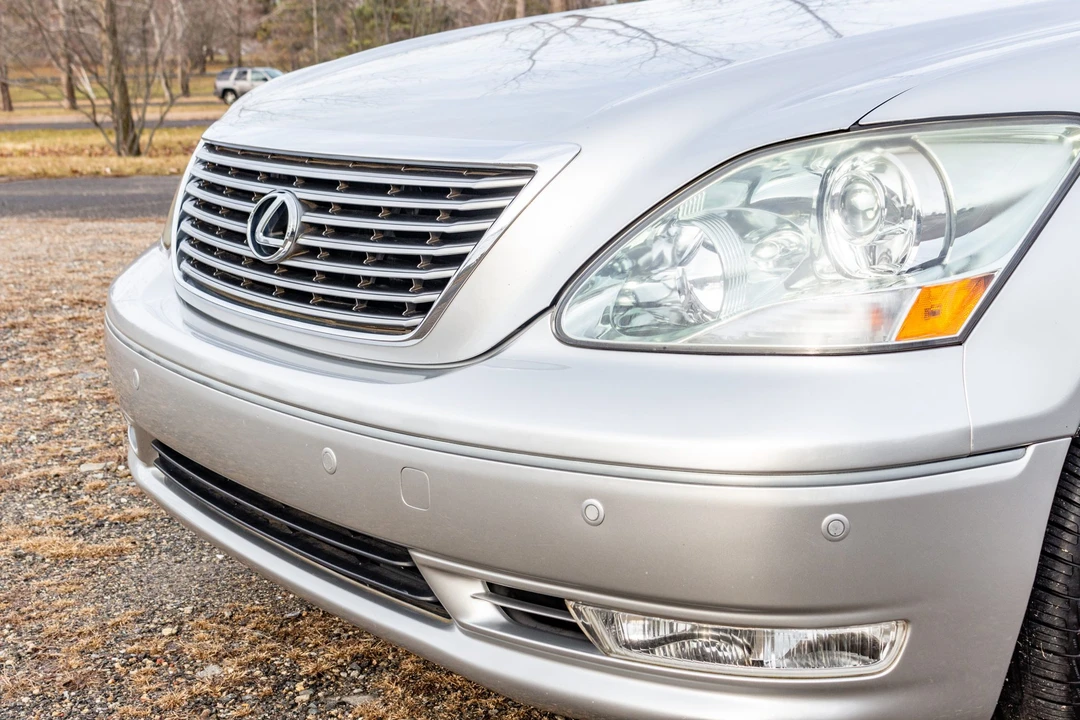 2004 Lexus LS 3rd Gen - Image 17 of 31