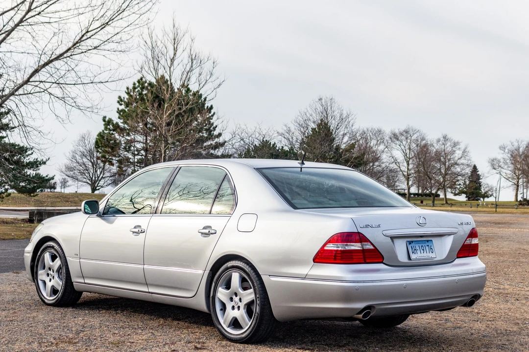 2004 Lexus LS 3rd Gen - Image 7 of 31