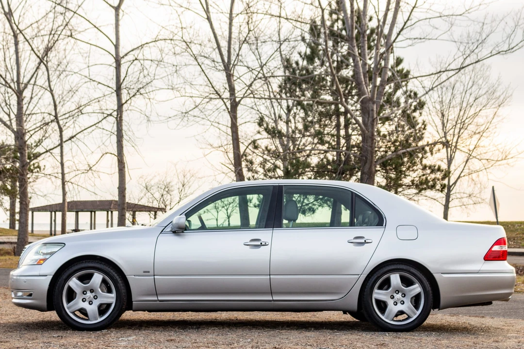 2004 Lexus LS 3rd Gen - Image 8 of 31
