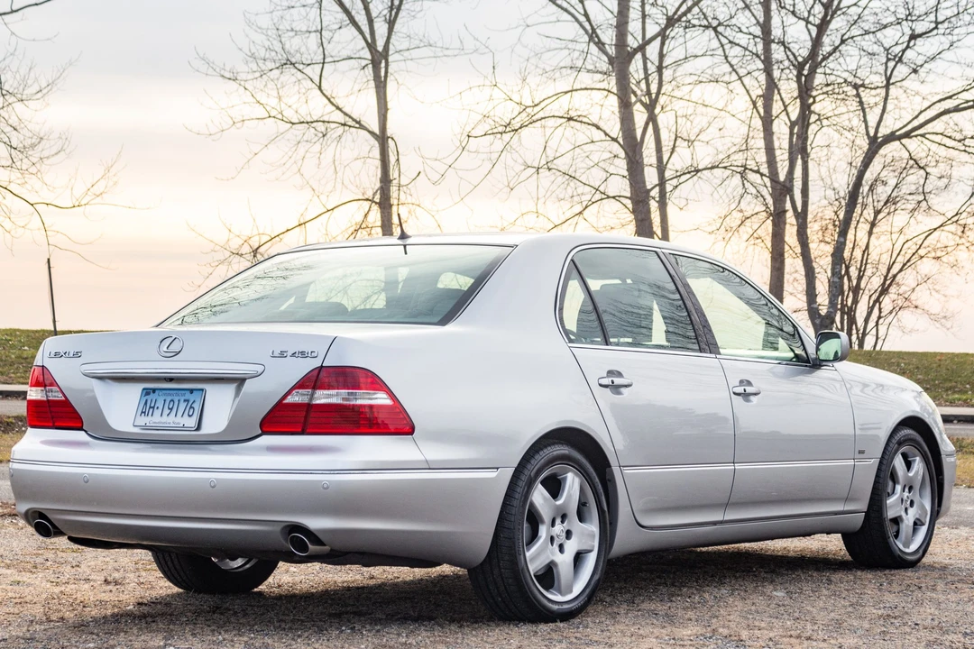2004 Lexus LS 3rd Gen - Image 5 of 31
