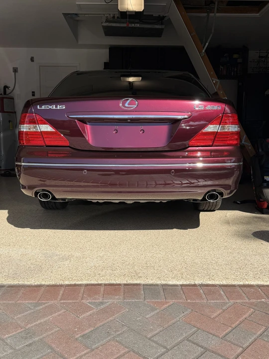 2004 Lexus LS 3rd Gen - Image 10 of 31
