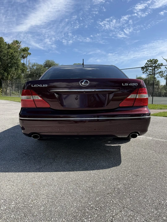 2004 Lexus LS 3rd Gen - Image 9 of 31