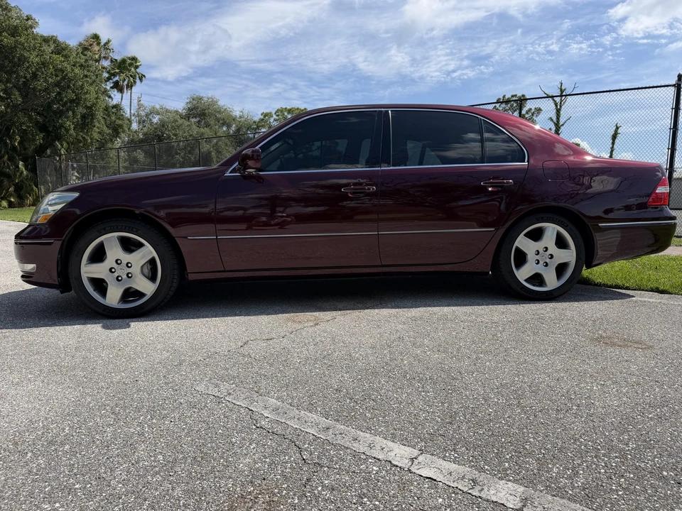 2004 Lexus LS 3rd Gen - Image 5 of 31