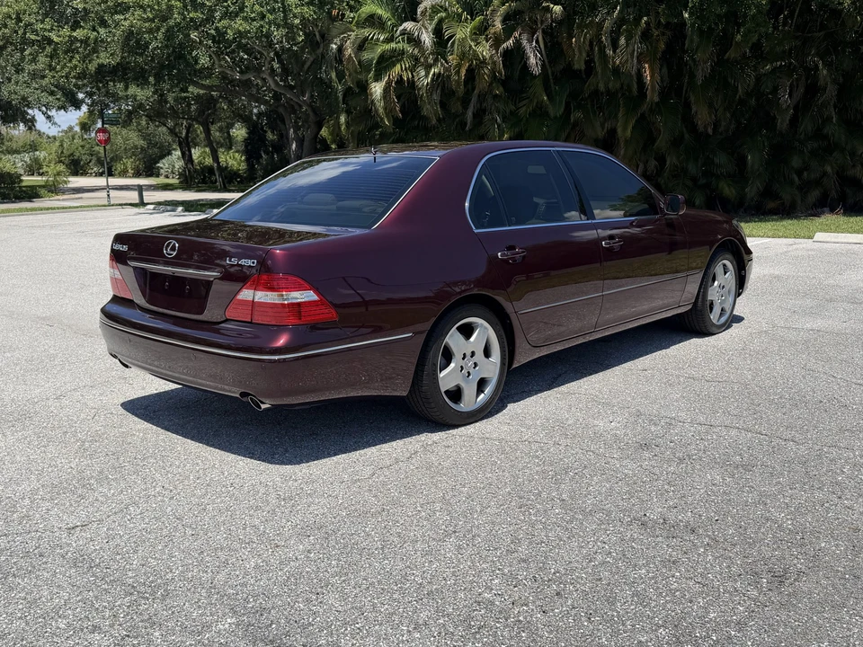 2004 Lexus LS 3rd Gen - Image 13 of 31