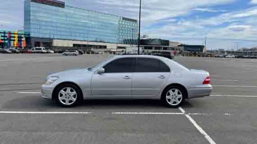 2004 Lexus LS 3rd Gen - Image 5 of 11