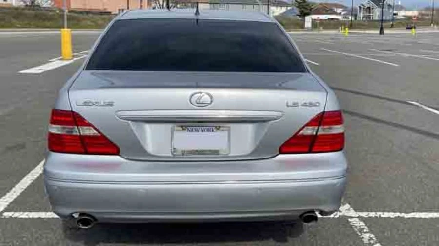 2004 Lexus LS 3rd Gen - Image 3 of 11