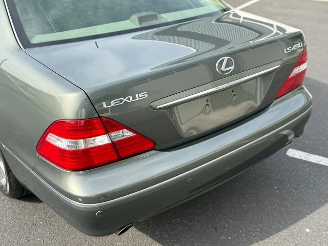 2004 Lexus LS 3rd Gen - Image 13 of 21