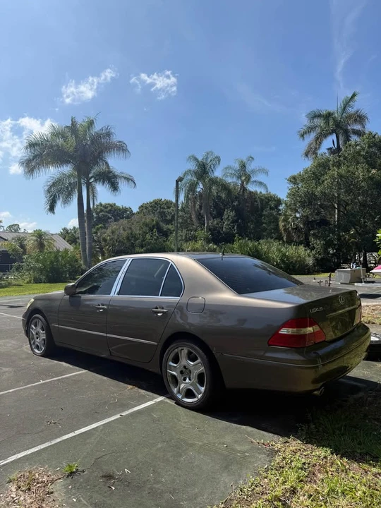 2004 Lexus LS 3rd Gen - Image 4 of 6