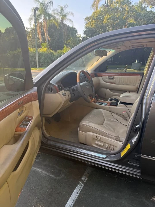 2004 Lexus LS 3rd Gen - Image 5 of 6