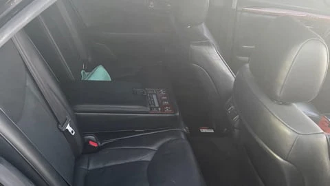 2004 Lexus LS 3rd Gen - Image 5 of 19