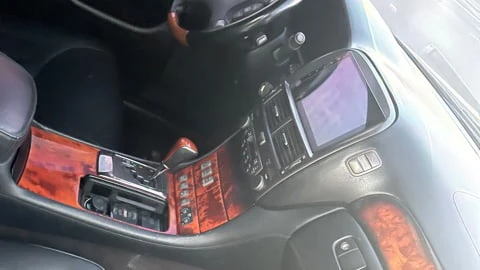 2004 Lexus LS 3rd Gen - Image 7 of 19