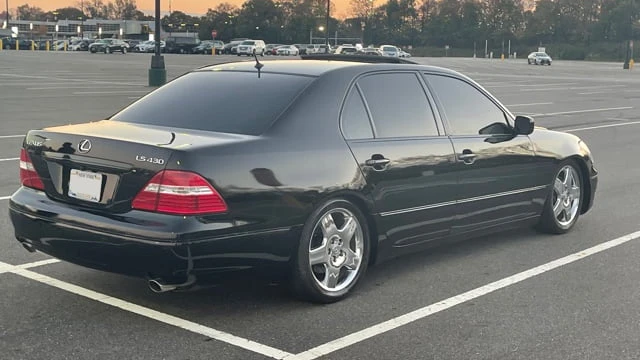 2004 Lexus LS 3rd Gen - Image 15 of 19