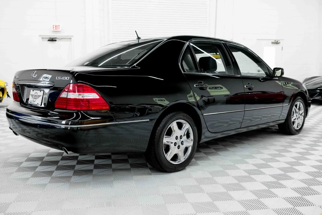 2004 Lexus LS 3rd Gen - Image 7 of 31