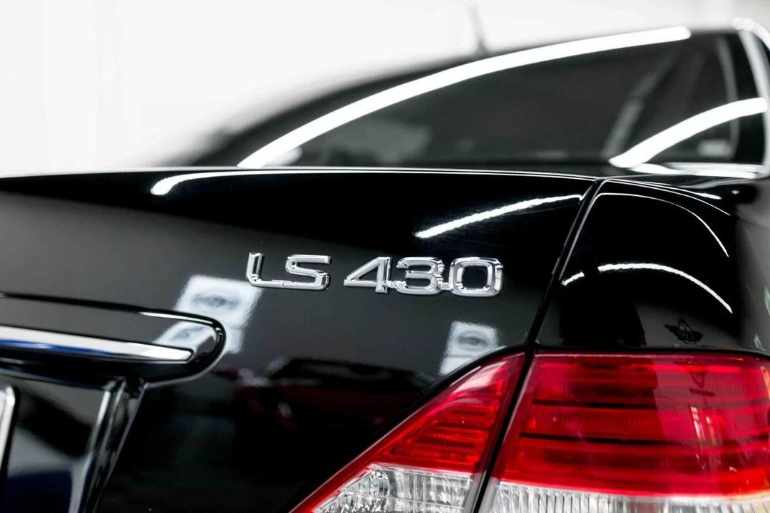 2004 Lexus LS 3rd Gen - Image 24 of 31