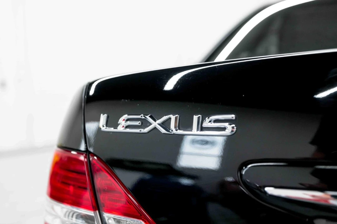 2004 Lexus LS 3rd Gen - Image 26 of 31