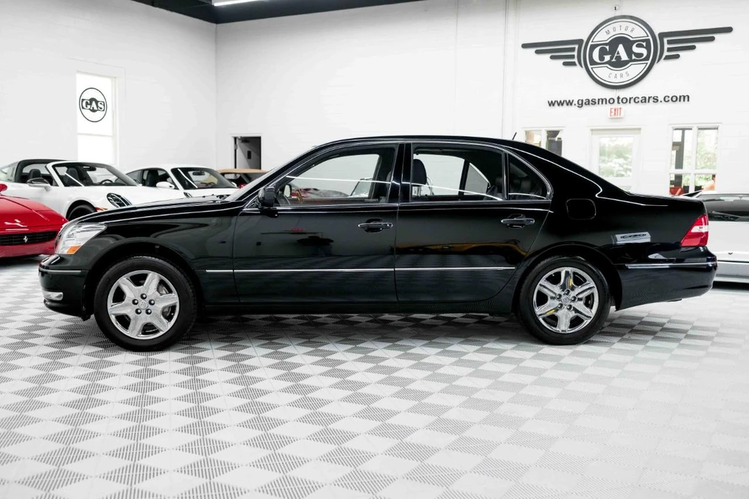 2004 Lexus LS 3rd Gen - Image 10 of 31