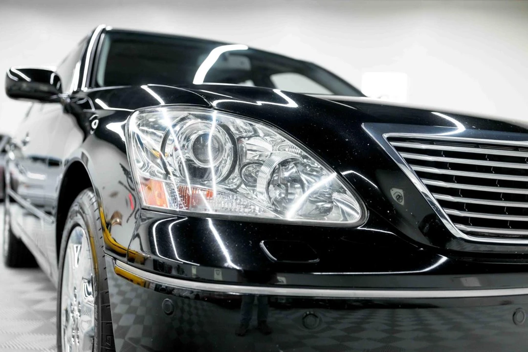 2004 Lexus LS 3rd Gen - Image 15 of 31