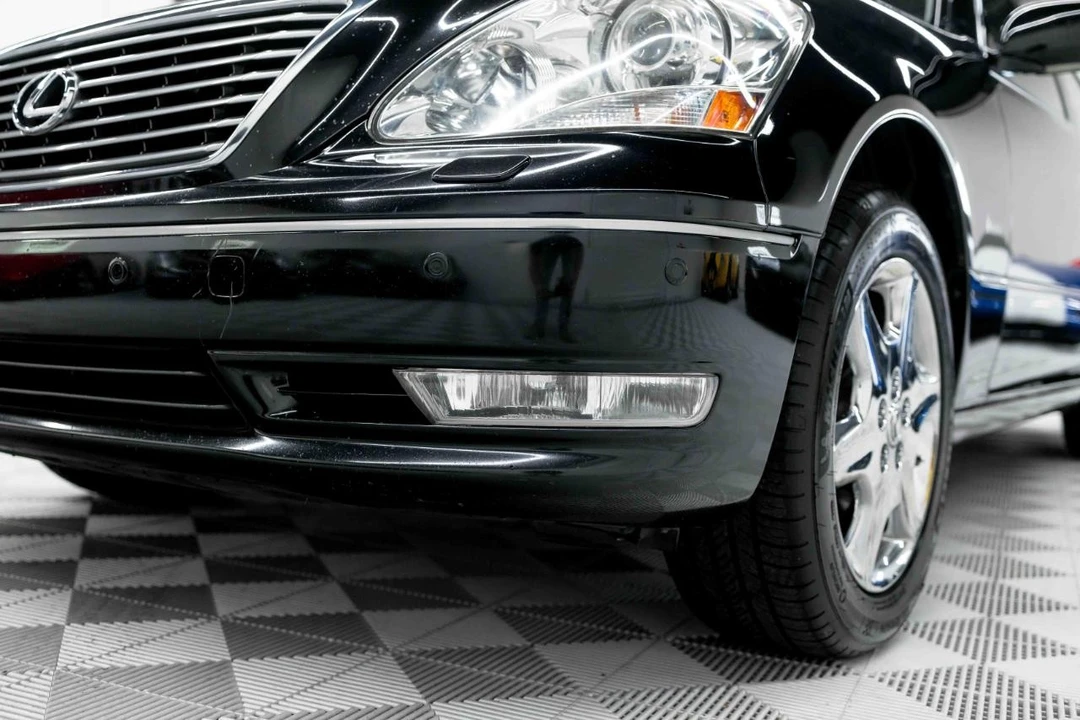 2004 Lexus LS 3rd Gen - Image 13 of 31
