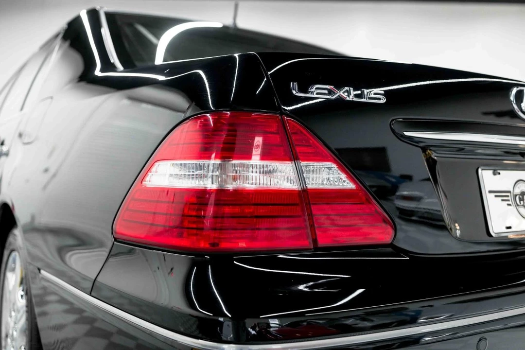 2004 Lexus LS 3rd Gen - Image 27 of 31