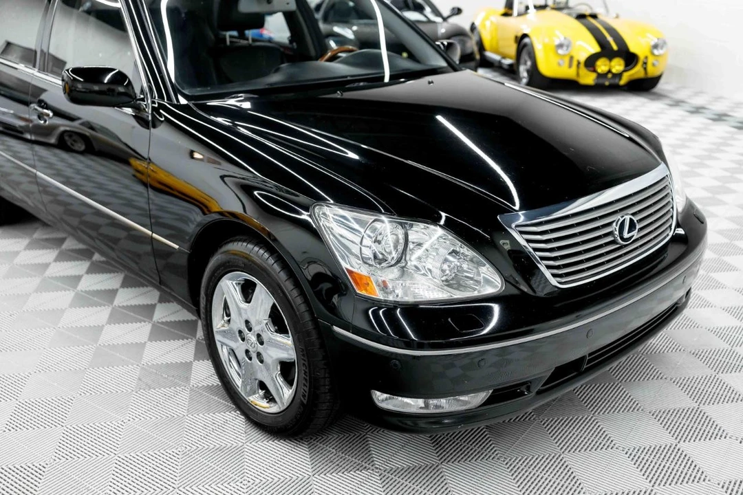2004 Lexus LS 3rd Gen - Image 17 of 31
