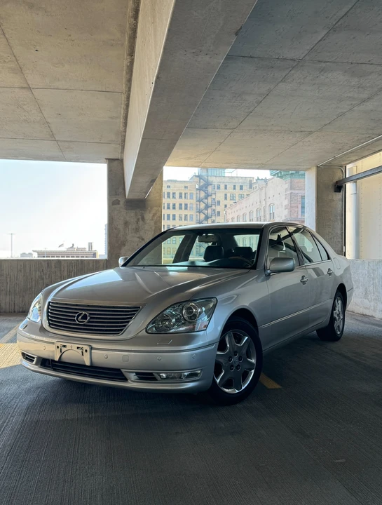 2004 Lexus LS 3rd Gen - Image 9 of 31