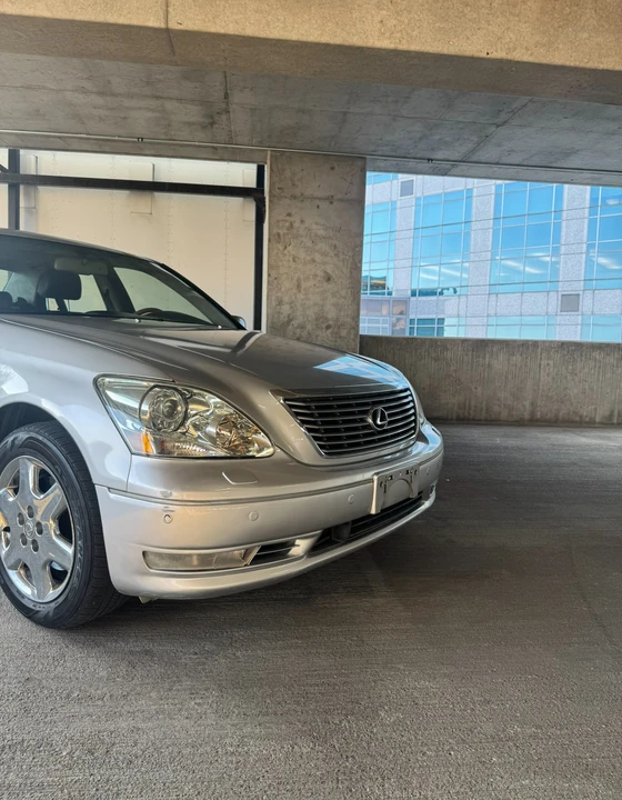 2004 Lexus LS 3rd Gen - Image 21 of 31