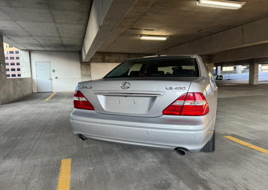 2004 Lexus LS 3rd Gen - Image 14 of 31