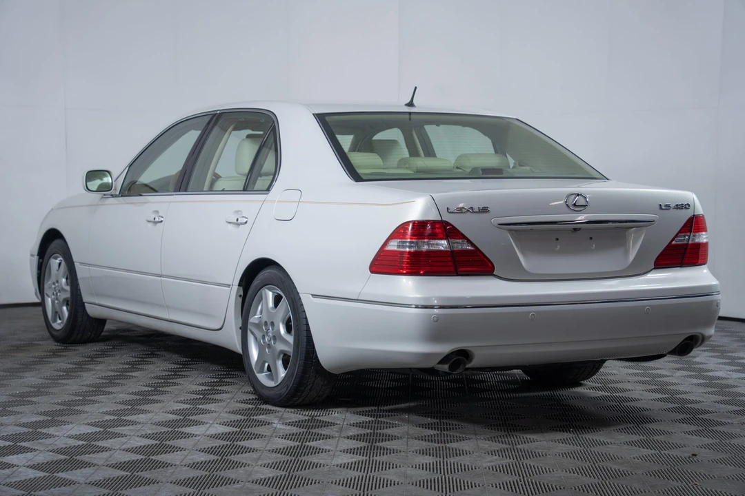 2004 Lexus LS 3rd Gen - Image 22 of 31