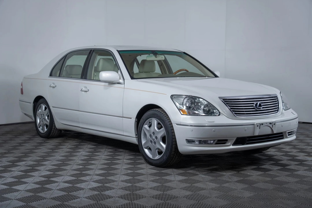 2004 Lexus LS 3rd Gen - Image 10 of 31