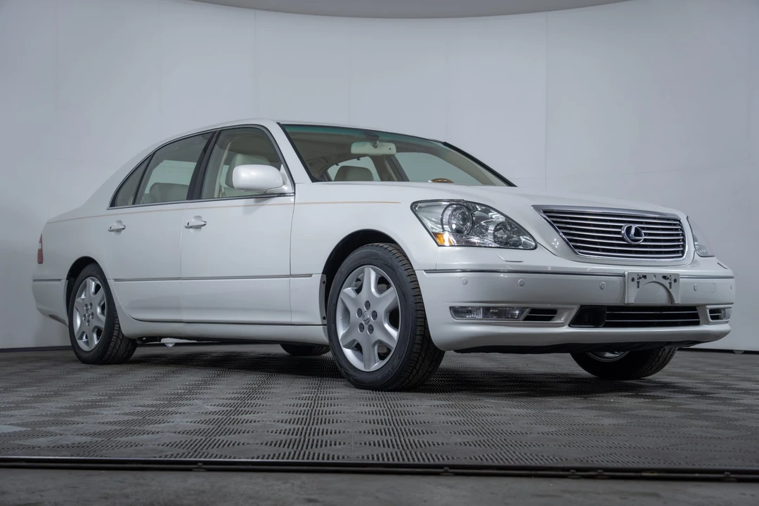 2004 Lexus LS 3rd Gen - Image 11 of 31