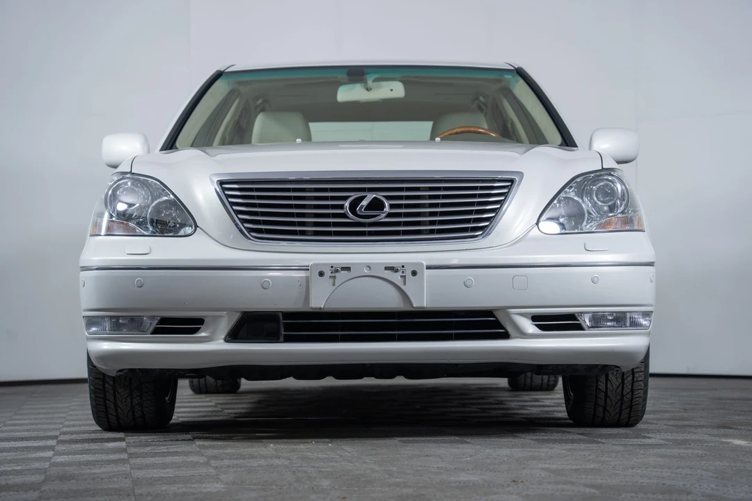 2004 Lexus LS 3rd Gen - Image 8 of 31