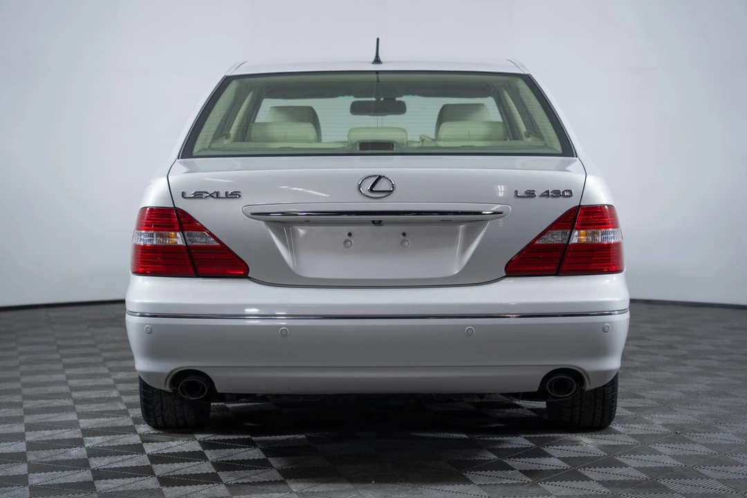 2004 Lexus LS 3rd Gen - Image 19 of 31