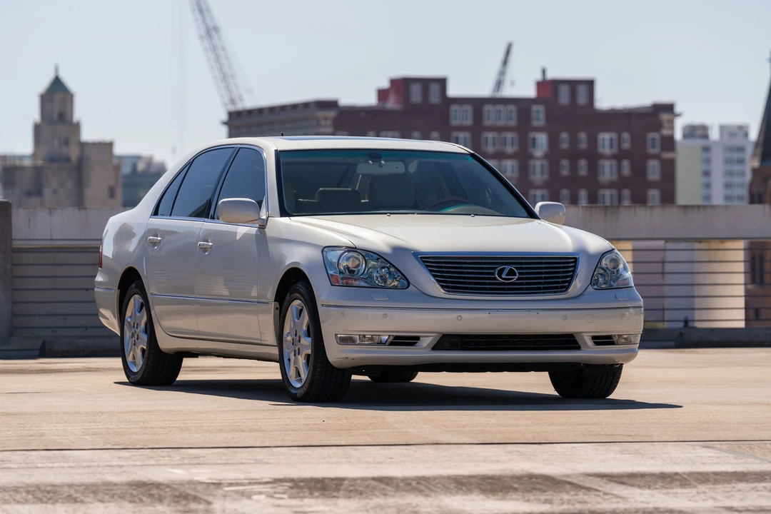 2004 Lexus LS 3rd Gen - Image 9 of 31