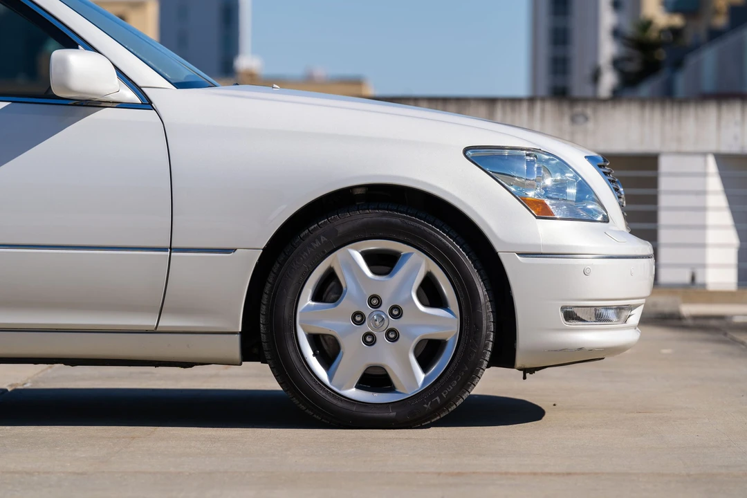 2004 Lexus LS 3rd Gen - Image 27 of 31