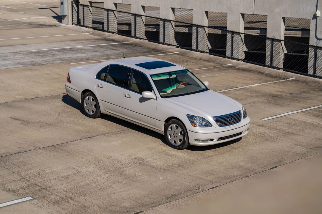 2004 Lexus LS 3rd Gen - Image 22 of 31