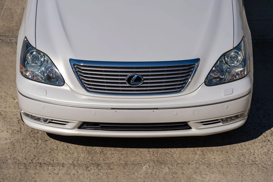 2004 Lexus LS 3rd Gen - Image 23 of 31