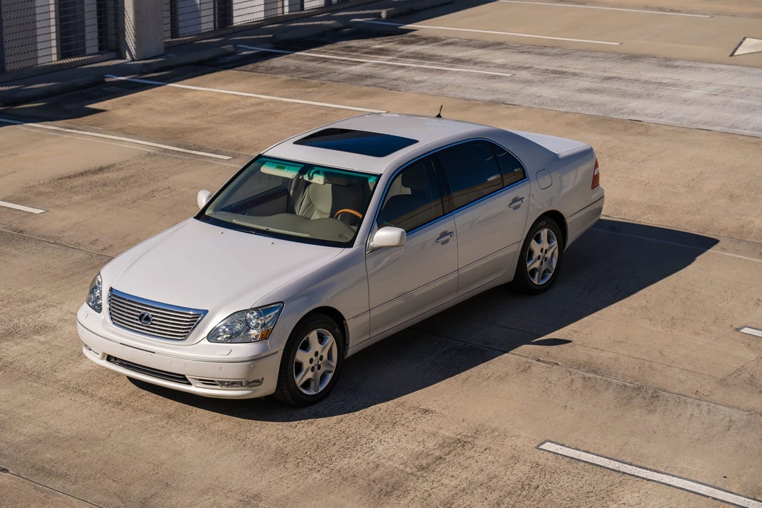 2004 Lexus LS 3rd Gen - Image 19 of 31
