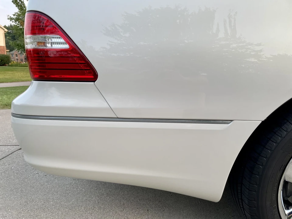 2004 Lexus LS 3rd Gen - Image 25 of 31