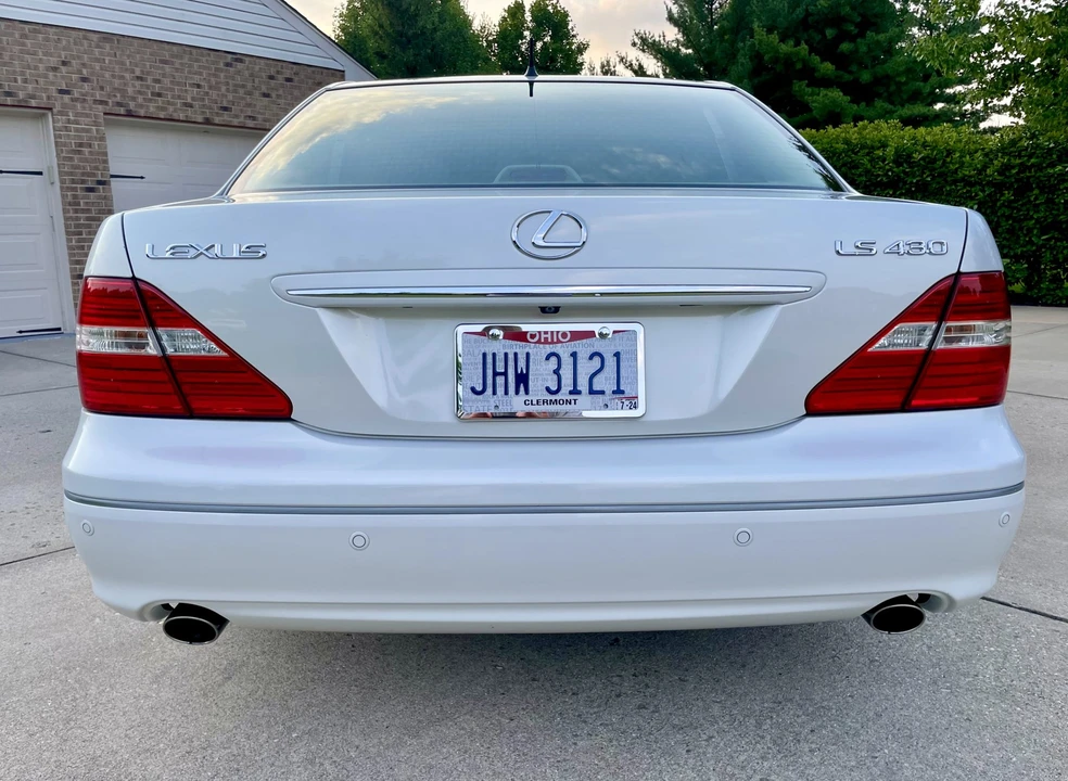 2004 Lexus LS 3rd Gen - Image 10 of 31