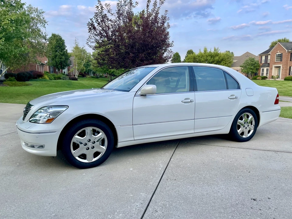 2004 Lexus LS 3rd Gen - Image 2 of 31