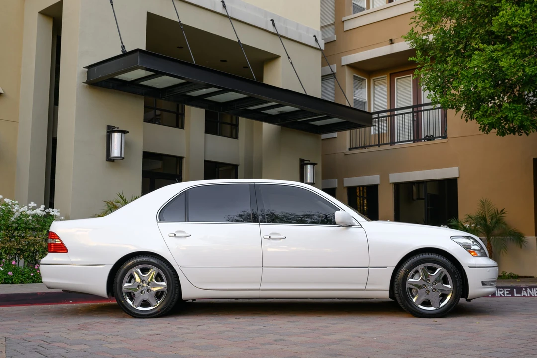 2004 Lexus LS 3rd Gen - Image 10 of 31
