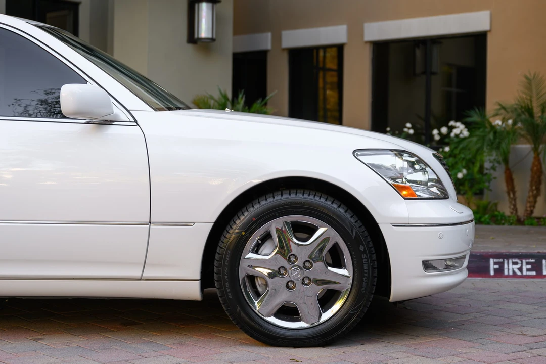 2004 Lexus LS 3rd Gen - Image 28 of 31