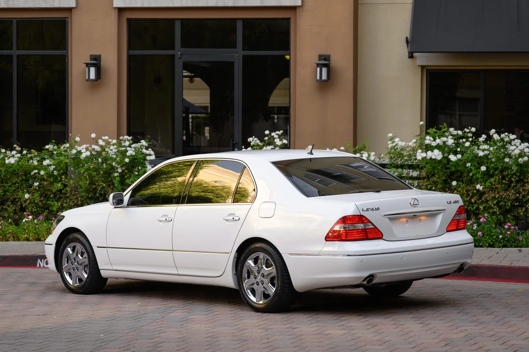 2004 Lexus LS 3rd Gen - Image 17 of 31