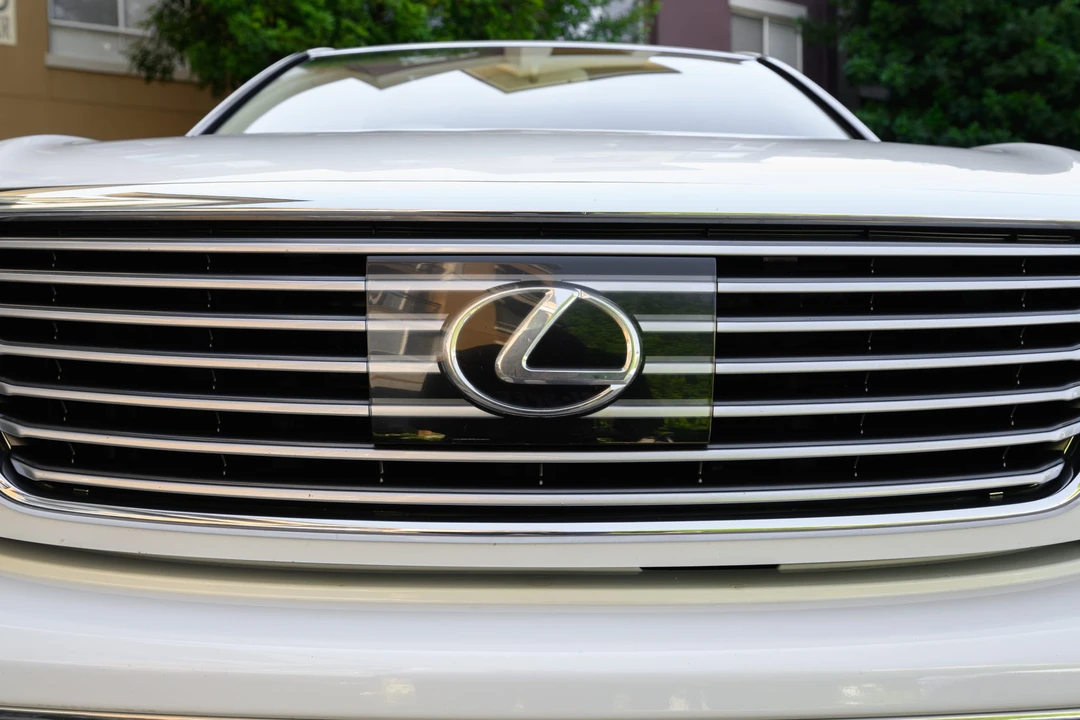 2004 Lexus LS 3rd Gen - Image 31 of 31