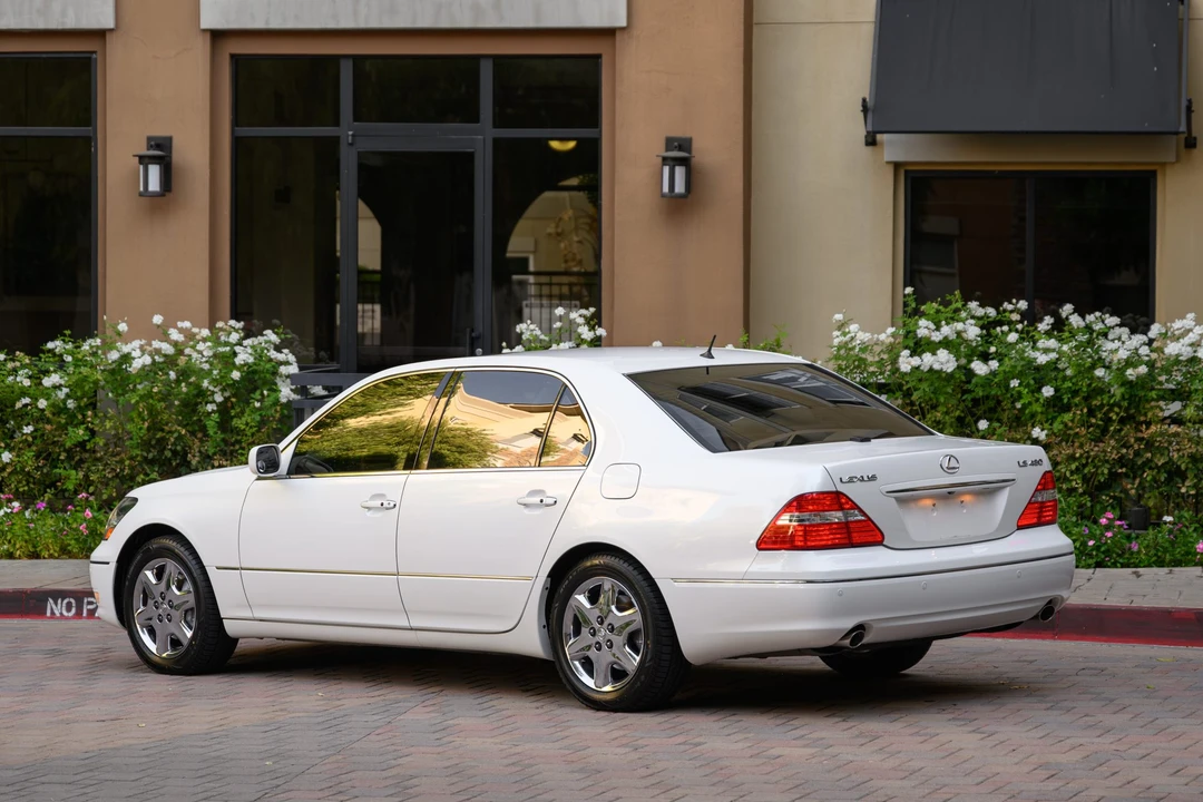 2004 Lexus LS 3rd Gen - Image 18 of 31