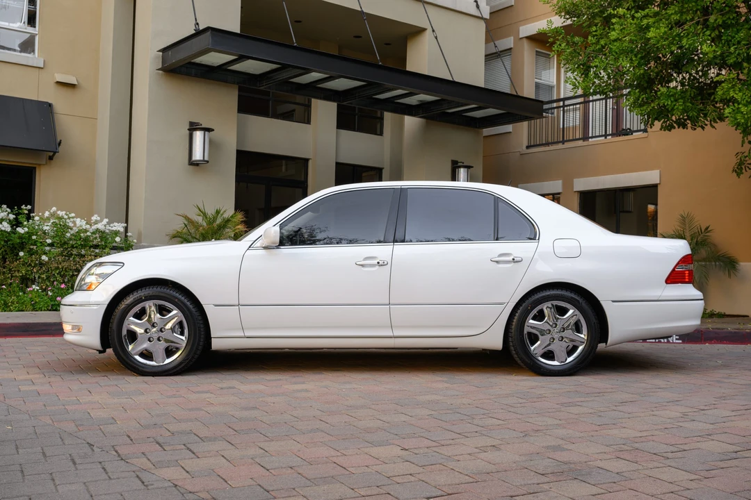 2004 Lexus LS 3rd Gen - Image 19 of 31