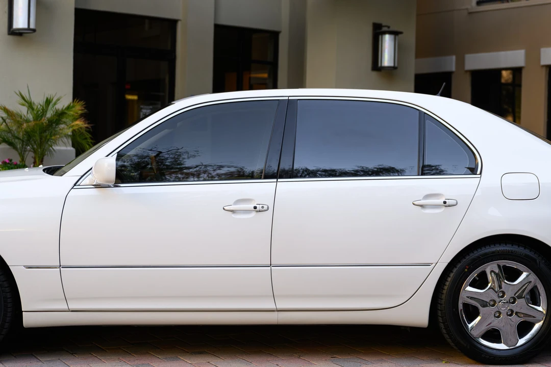 2004 Lexus LS 3rd Gen - Image 22 of 31