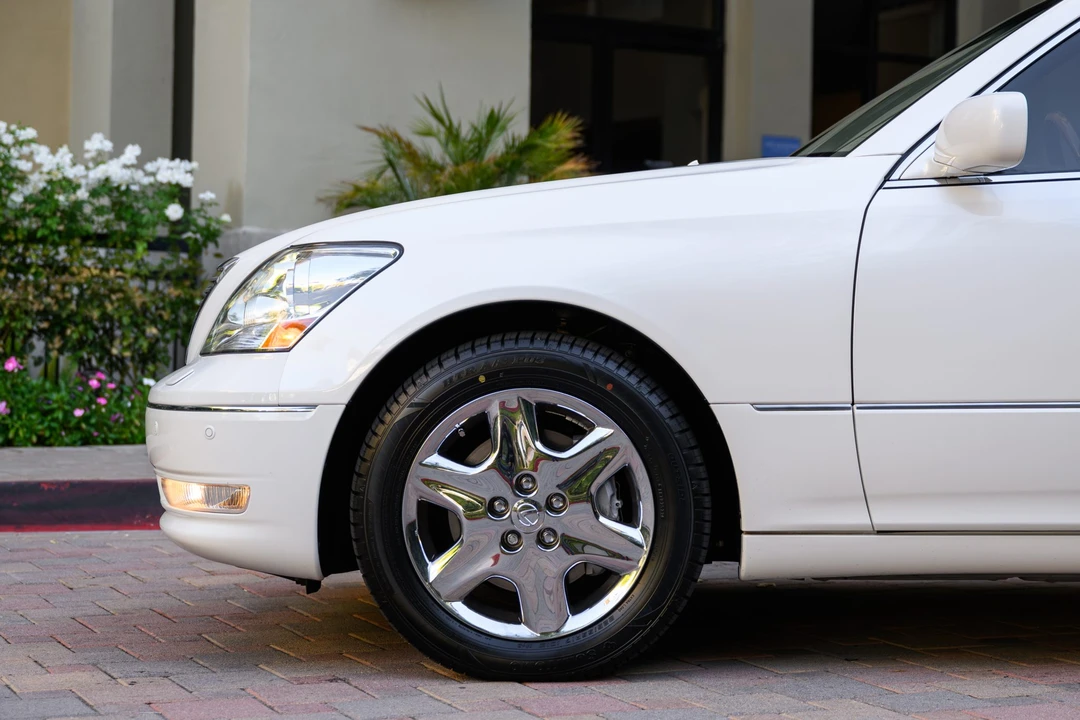 2004 Lexus LS 3rd Gen - Image 21 of 31