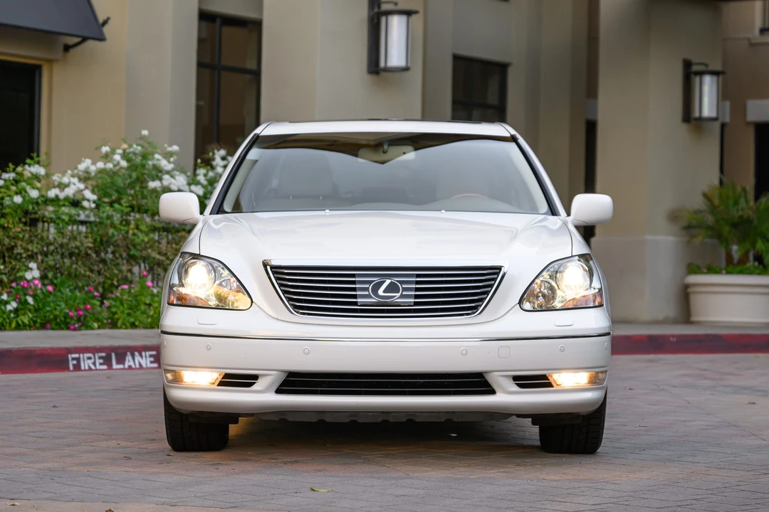 2004 Lexus LS 3rd Gen - Image 4 of 31