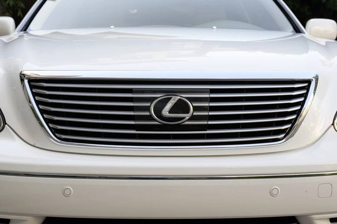 2004 Lexus LS 3rd Gen - Image 30 of 31